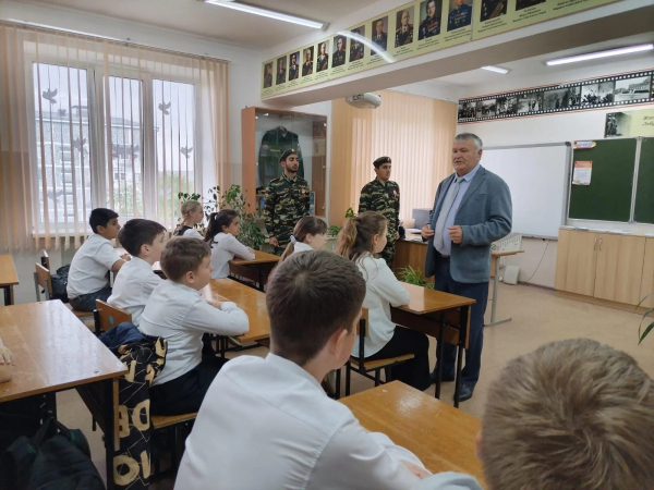 Герой не гибнет, умирая