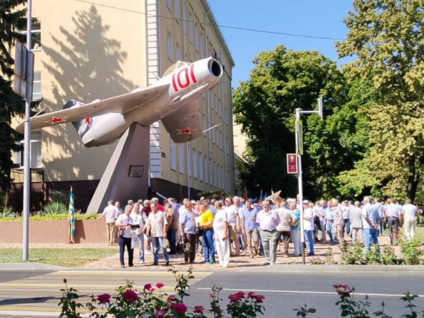 Встреча военных лётчиков